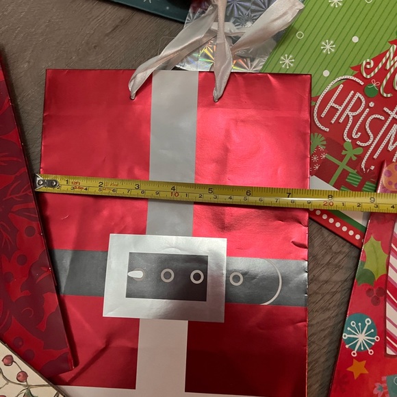 SET OF 11 NEW CHRISTMAS GIFT BAGS - Picture 3 of 7